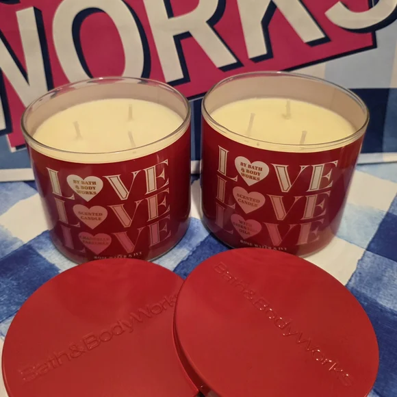 Rose Water And Ivy Valentines Day 3 Wick Candles From Bath And Body Works X2 - Picture 3 of 5